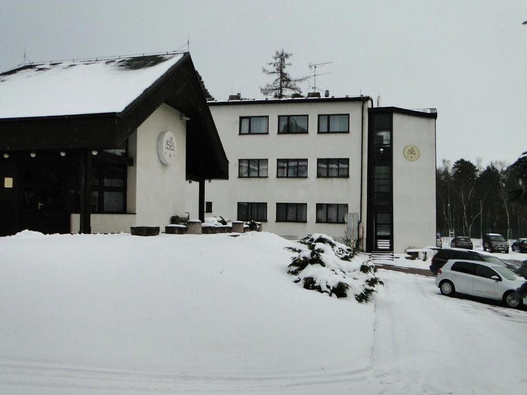 Hotel Astra Tuchlovice Kültér fotó